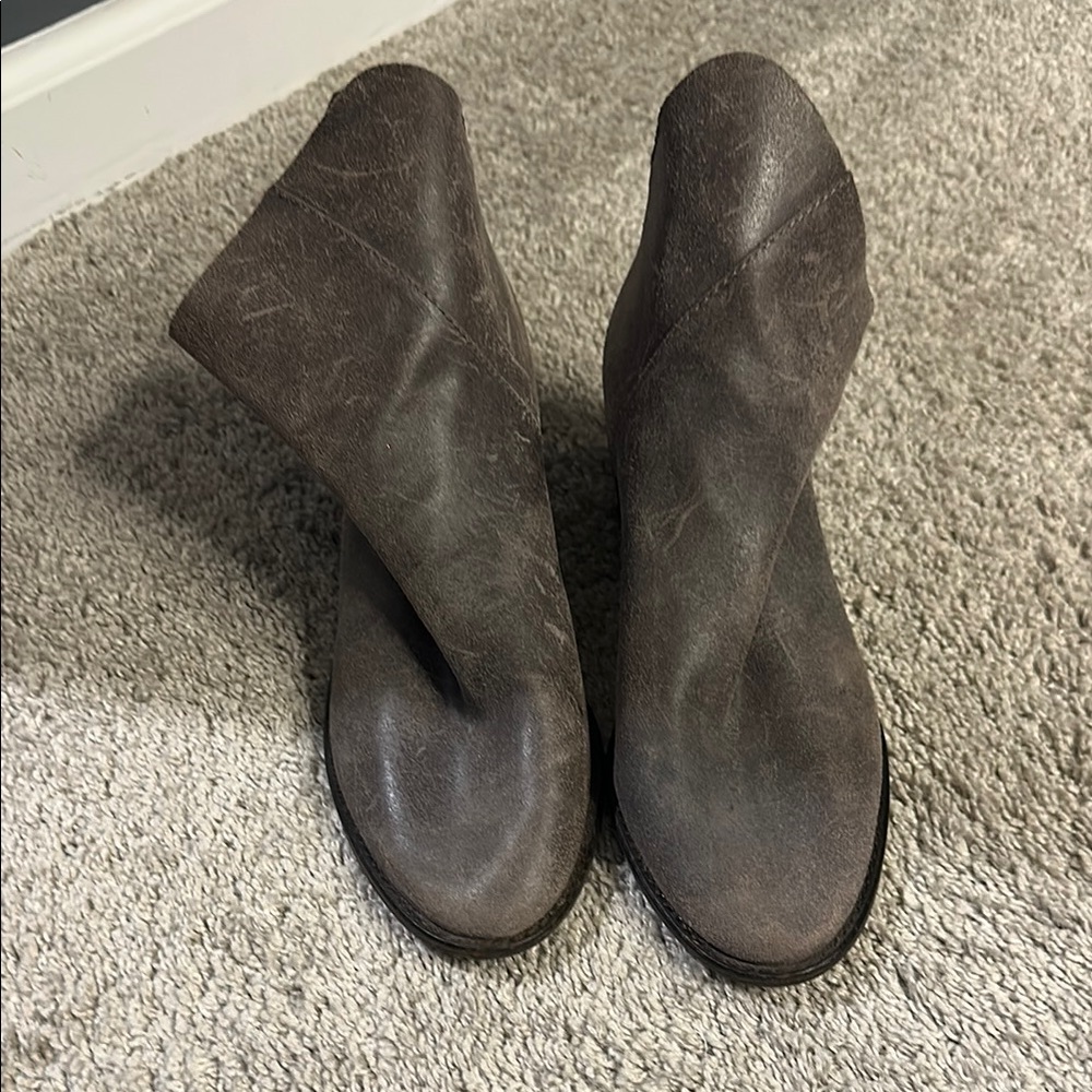 Lucky Brand Gray Ankle Booties Suede Pull-On